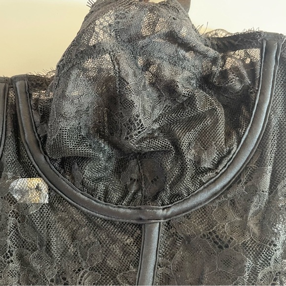 New! Victoria's Secret Very Sexy VS Archives Black Rose Lace Bra Top 20030 - Picture 6 of 9